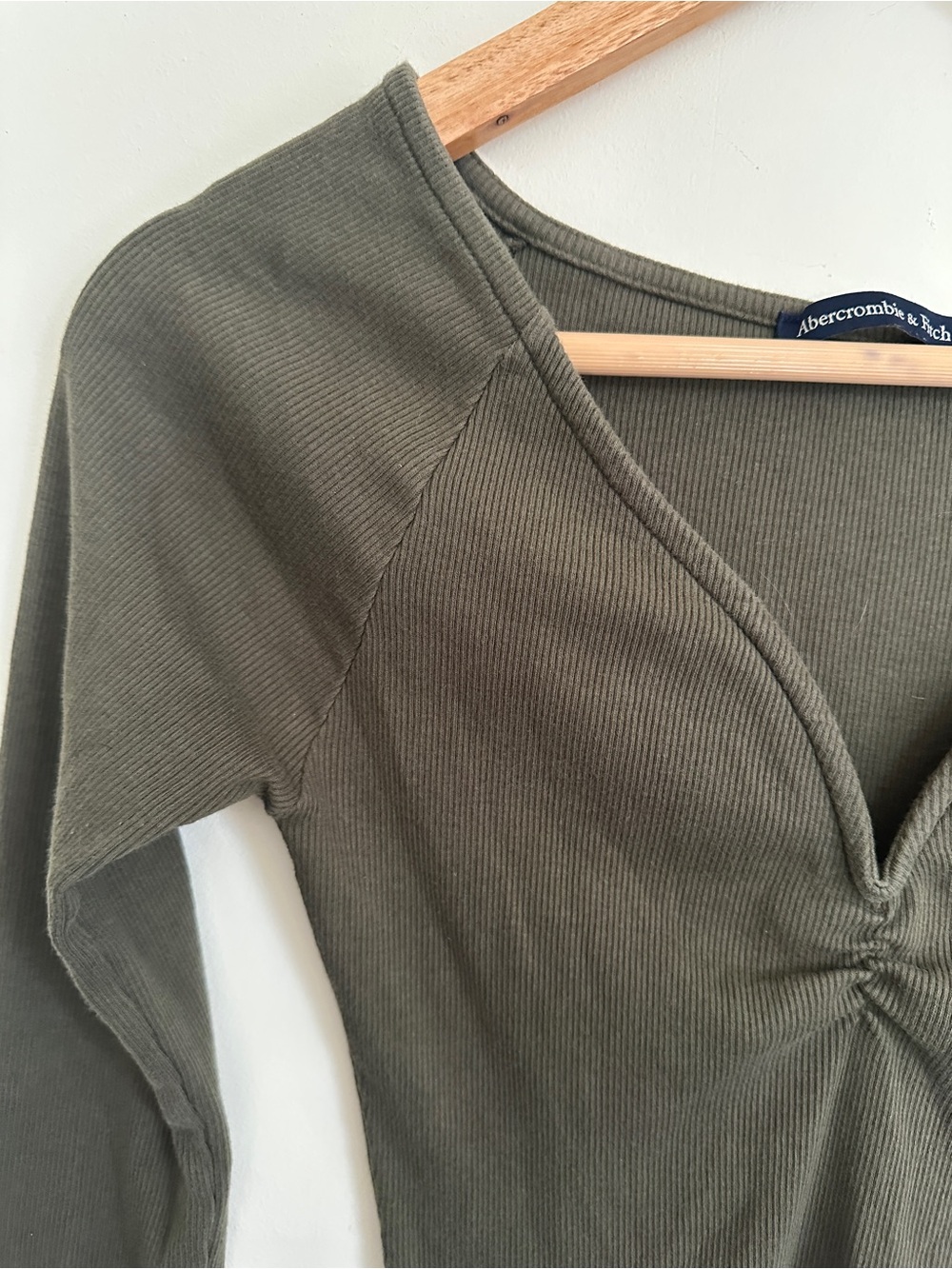Abercrombie V-Neck Ruched Top - Picture 3 of 8